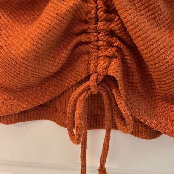 Orange short sleeve top with ruching - Picture 4 of 4